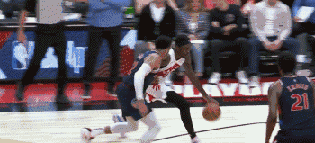 眼眶轻微骨折,恩比德眼眶骨折轻微脑震荡