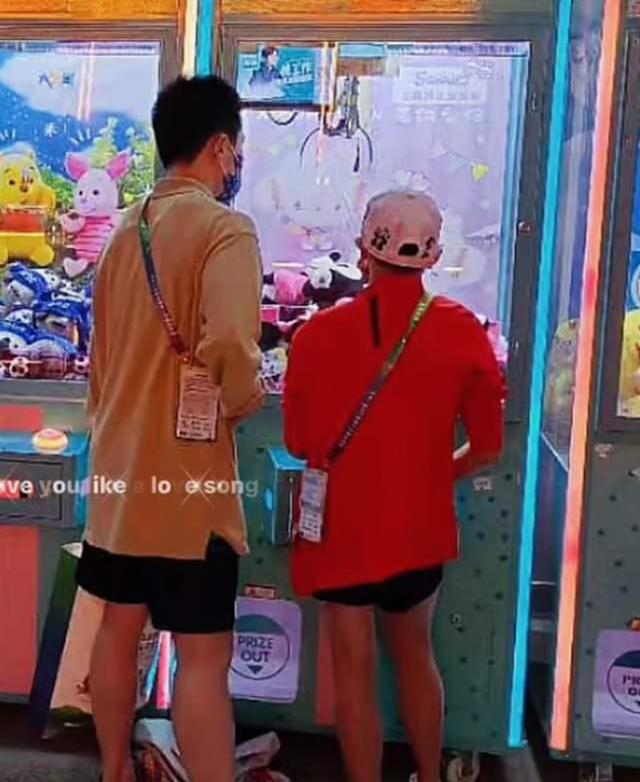 全红婵抓娃娃是什么意思（全红婵终于玩上抓娃娃了）