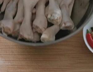 鸡爪就爱这样吃,秘制一做,软烂咸香,出锅比绝味鸭脖还好吃