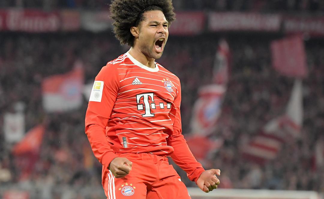 踢球者足球（踢球者）