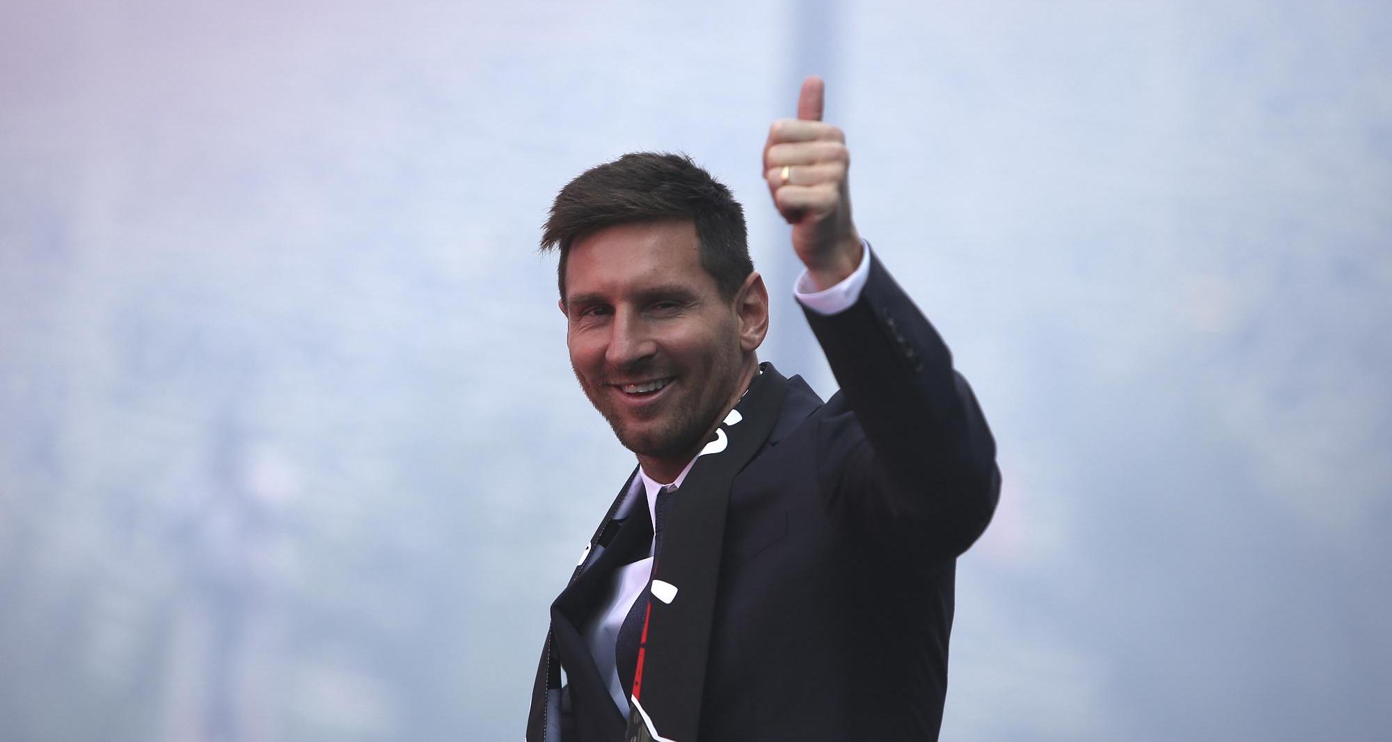 梅西正式亮相大巴黎图片（梅西正式亮相大巴黎）