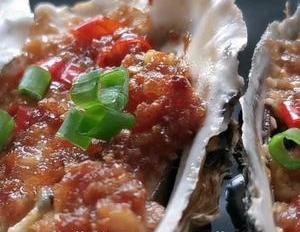 清蒸生蚝蒜蓉（蒜蓉蒸生蚝,一口一个真过瘾）