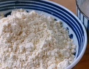 面粉别蒸花卷了,加一碗玉米面,不用烤不用烙,出锅比包子还好吃