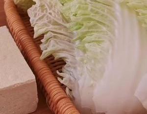 豆腐别直接炒着吃,淋2个鸡蛋,比吃肉还香,天天吃都不腻
