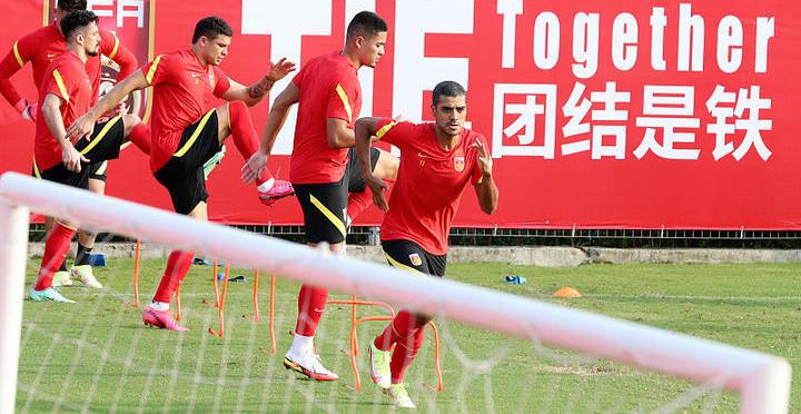 沪媒谈国足冲击世界杯/疒（沪媒谈国足冲击世界杯）