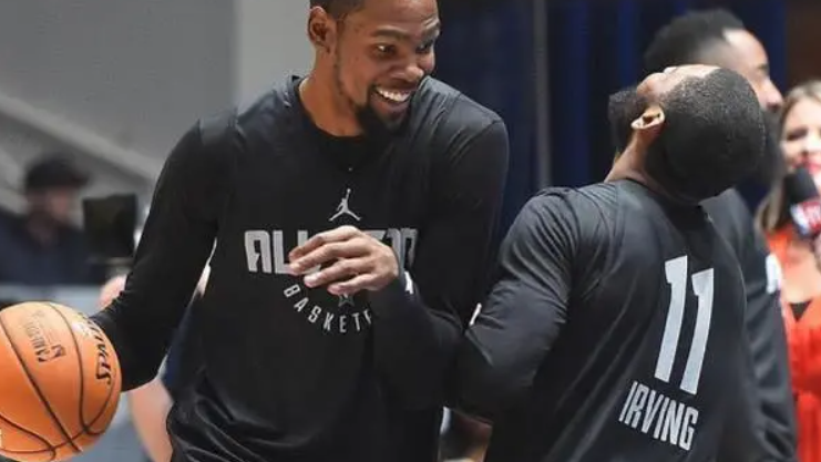 库里希望杜兰特复出（曝库里多次招募杜兰特）