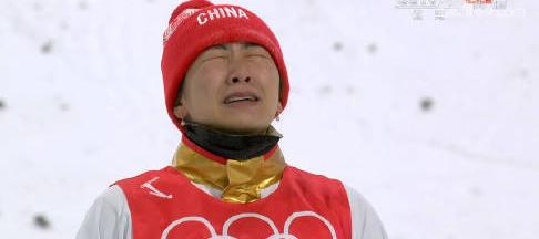 徐梦桃哭着拿起金墩墩一（徐梦桃哭着拿起金墩墩）