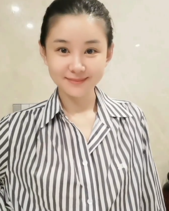 李小萌个人资料图片（李小萌图片）