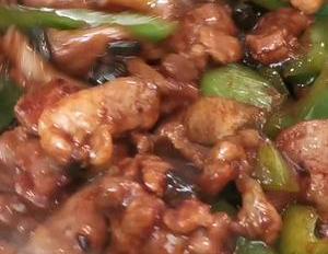 辣椒炒肉,应该先炒肉还是先炒辣椒很多人都做错了,难怪不好吃