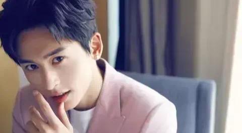 张哲瀚换了头像[张哲瀚换头像]