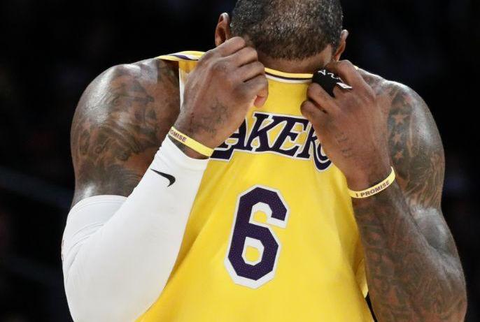 詹姆斯受伤时间（詹姆斯因腹部拉伤将至少休战一周）