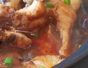 鲈鱼别再红烧了,加一块豆腐,秘制一做,做好后豆腐比鱼还好吃