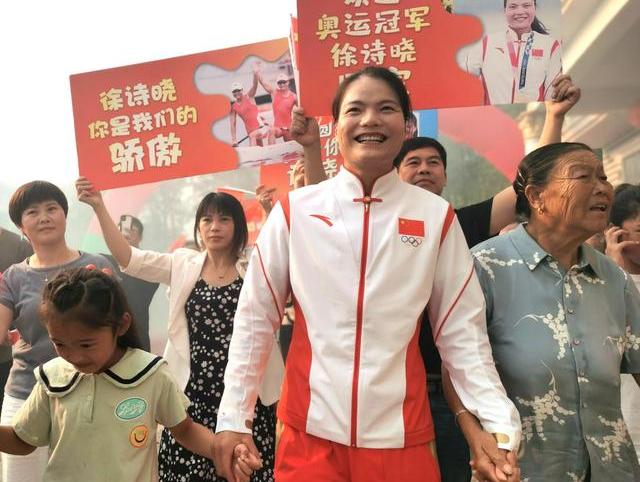 徐晓诗的简介（徐诗晓哪里人）