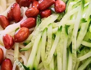 香辣开胃的凉拌面,一次吃两碗学会了再也不用去外面吃了