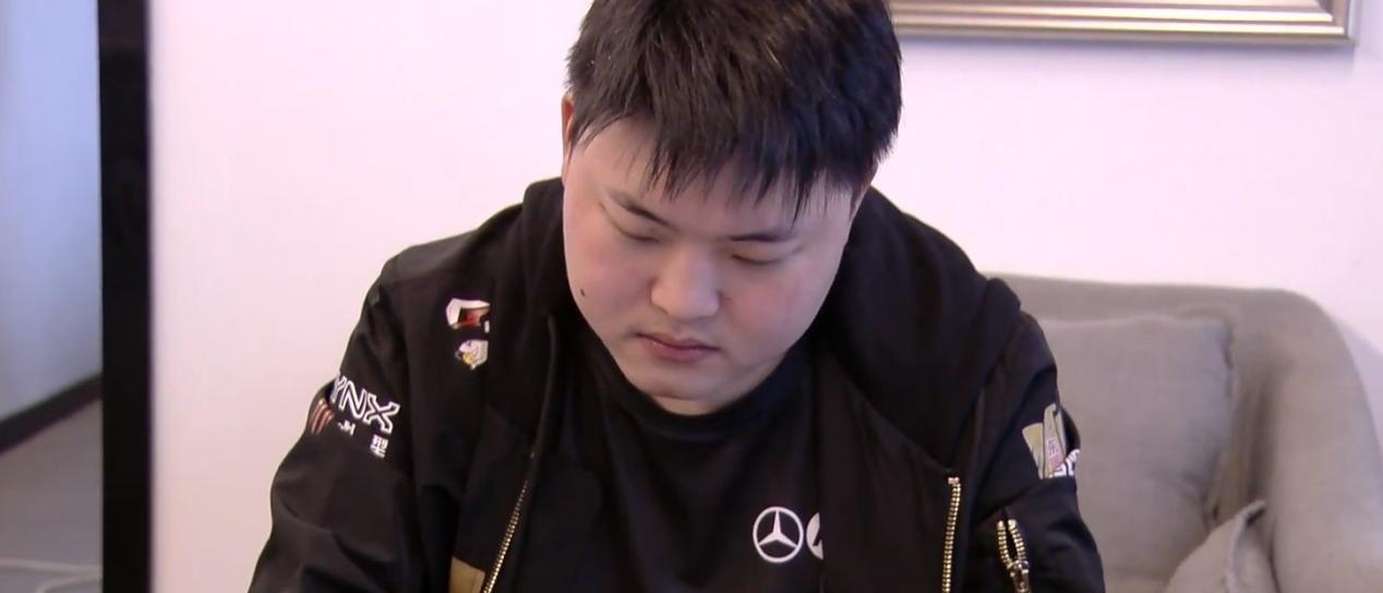 uzi复出第一场比赛是哪一场（uzi复出第一场比赛）