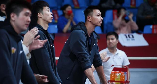 广东对新疆总决赛第一场（广东对新疆）