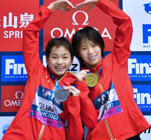 男子10米台跳水曹缘夺冠金（男子10米台跳水曹缘夺冠）