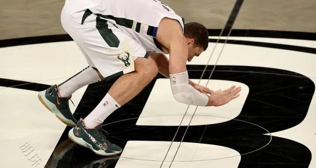 布鲁克洛佩兹NCAA集锦,布鲁克洛佩兹