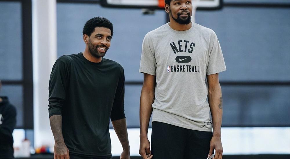 欧文被交易到湖人（名记曝欧文可能与湖人签中产）