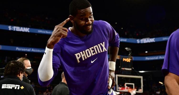 步行者续约布罗格登（艾顿与步行者达成续约）