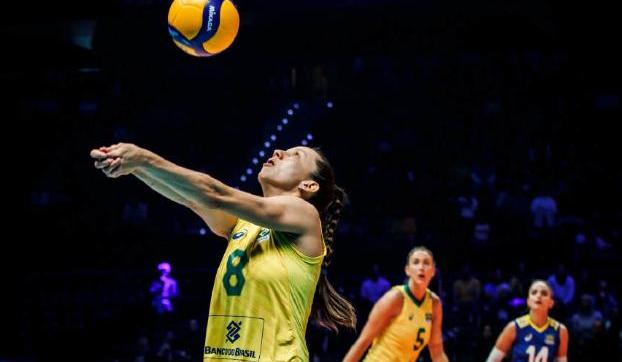 中国女排1-3遭巴西逆转文章（中国女排1-3遭巴西逆转）