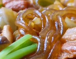 我家五花肉从不红烧,加一块豆腐,不加一滴油,出锅连汤汁都不剩