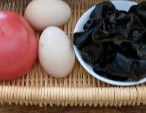 黄瓜别凉拌了,教你个新吃法,简单一做营养丰富又美味,太香了