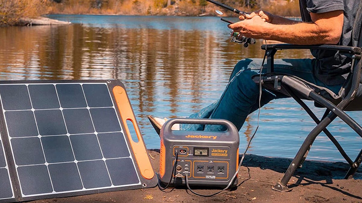 Jackery 为其强大的 Explorer 1000 太阳能发电机在 Prime 会员日减价 330 美元（更新：已过期）