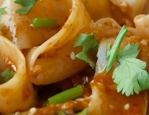 拉面自己在家做,一碗根本不够吃,好香啊