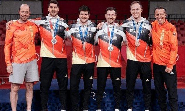 奥恰洛夫把铜牌借给替补队友（奥恰洛夫铜牌借队友）