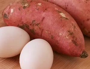 红薯里加2个鸡蛋,不用烤不用烙,出锅比吃肉还香,营养又解馋