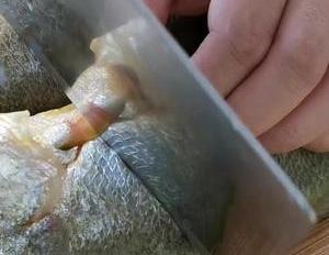 吃了30年的鱼,还是老厨师教的这种做法最好吃,鱼肉鲜香又味美