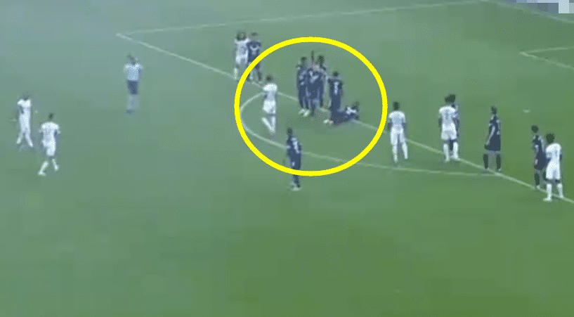 埃里克森突然倒地怎么了（埃里克森突然倒地）