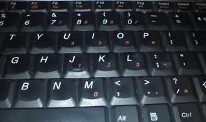 电脑打字出现数字（电脑键盘变数字）