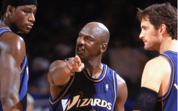 夸梅布朗手有多小（夸梅布朗）