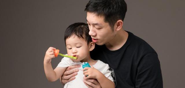 许昕说把金牌送给即将出生的女儿是真的吗（许昕说把金牌送给即将出生的女儿）