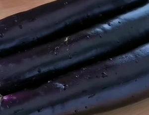 茄子不要直接炒着吃,教你好吃做法,出锅比肉还香,上桌瞬间扫光