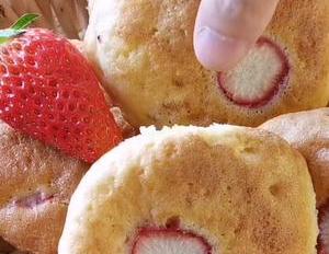 草莓马芬蛋糕（酸酸甜甜的草莓玛芬蛋糕,小朋友们超爱吃）