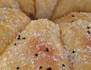 蒸出来的蜂蜜椰蓉面包,不用烤箱不上火,柔软又拉丝,太香啦