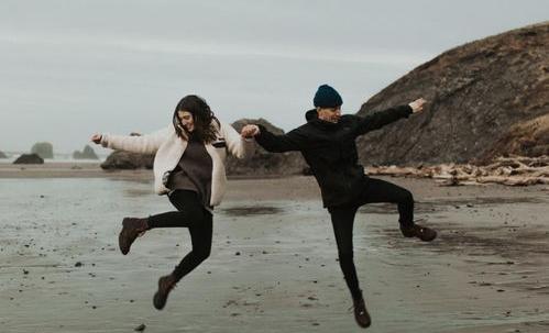 2021一方耗着不离婚要多久才离？ 夫妻耗着不离婚谁吃亏