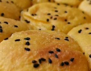 面粉里加一个胡萝卜,不用烤不用烙,柔软又拉丝,孩子天天吃不够