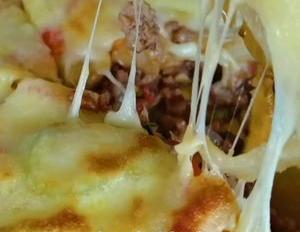 一个土豆一个洋葱（4个土豆加1个洋葱太香了,好吃到舔盘子）