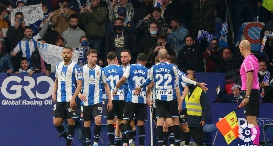 西班牙人战平巴萨文章（西班牙人战平巴萨）