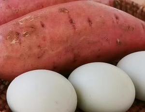 冬天要多吃红薯,教你好吃做法,加3个鸡蛋,出锅比红烧肉还香