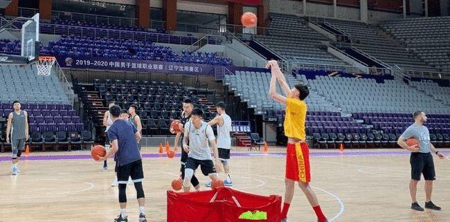 周琦能回辽篮打球吗（周琦参加辽篮合练）