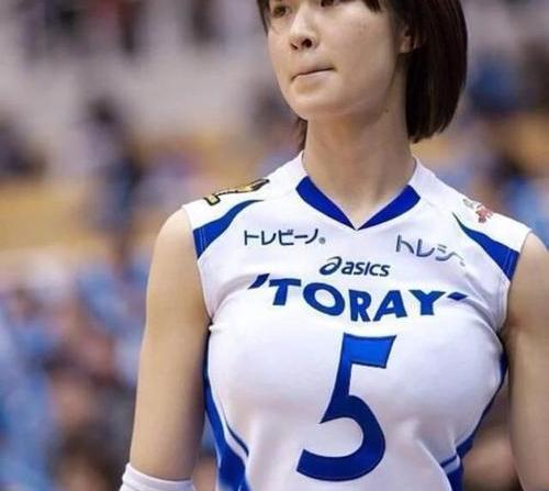 打排球美女_美女排球