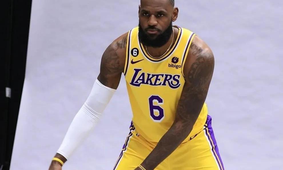 詹姆斯是利物浦球迷吗_詹姆斯:最讨厌波士顿的球迷