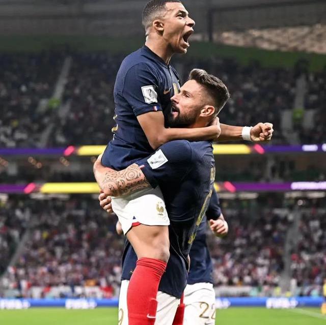 法国总统看球_法国总统和英国首相亲自赌球