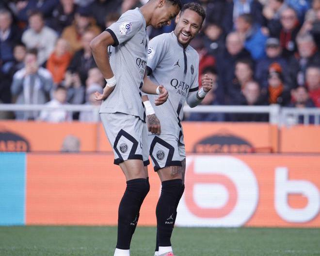 曼曼雷诺曼_曼诺内