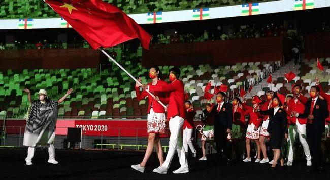 水球比赛选手压对方身上游犯规吗_水球比赛选手压对方身上游